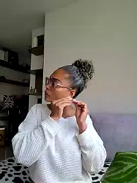 Snapshot of BiiancaEstradaa chatting on 10, 7, 2026 BiiancaEstradaa online show from 10, 7, 2026