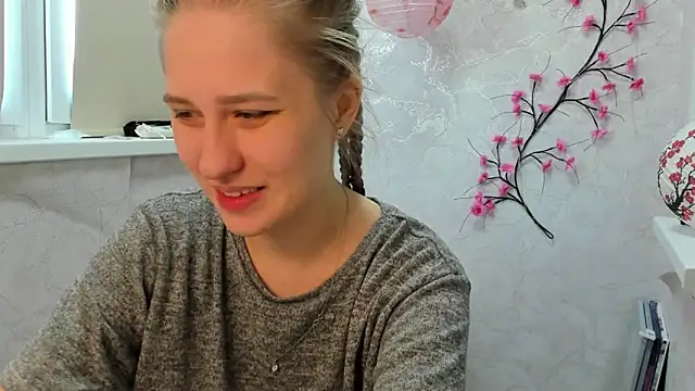 Snapshot of sofamuffin chatting on 14, 4, 2026 sofamuffin online show from 14, 4, 2026