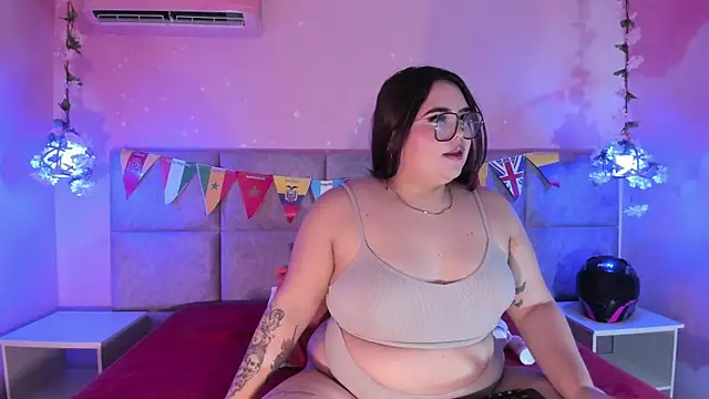 Snapshot of Lushi_Love chatting on 11, 7, 2026 Lushi Love online show from 11, 7, 2026