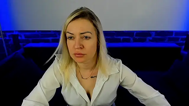 Snapshot of Anna_Snows chatting on 23, 10, 2025 Anna Snows online show from 23, 10, 2025