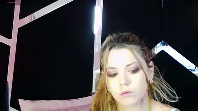 Snapshot of Breezelle chatting on 27, 9, 2025 Breezelle online show from 27, 9, 2025