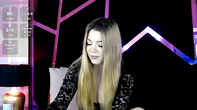 Snapshot of Breezelle chatting on 15, 12, 2025 Breezelle online show from 15, 12, 2025