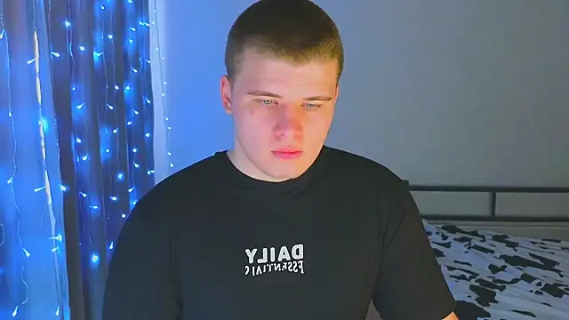 kittenmurr online show from 25, 11, 2025