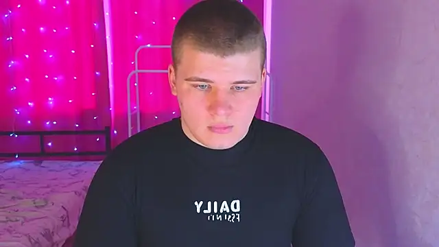 kittenmurr online show from 15, 4, 2026