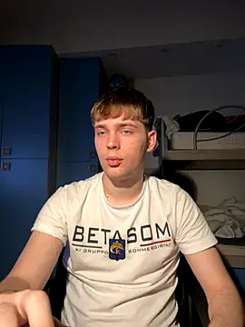 Snapshot of Fappatore_Nato05 chatting on 11, 10, 2025 Fappatore Nato05 online show from 11, 10, 2025