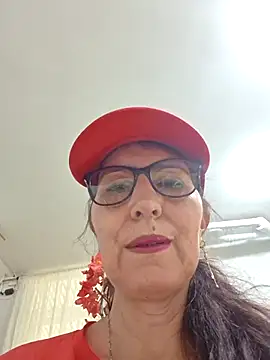 Snapshot of swity_foster chatting on 22, 5, 2026 swity foster online show from 22, 5, 2026