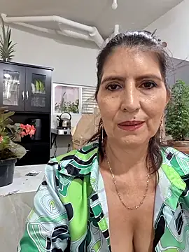 Snapshot of swity_foster chatting on 25, 5, 2026 swity foster online show from 25, 5, 2026