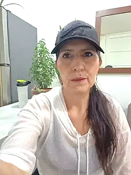 Snapshot of swity_foster chatting on 24, 6, 2026 swity foster online show from 24, 6, 2026