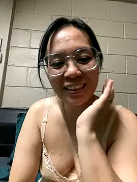 melyiaaa online show from 25, 11, 2025