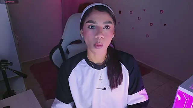 BrunetteAdams001 online show from 24, 2, 2026