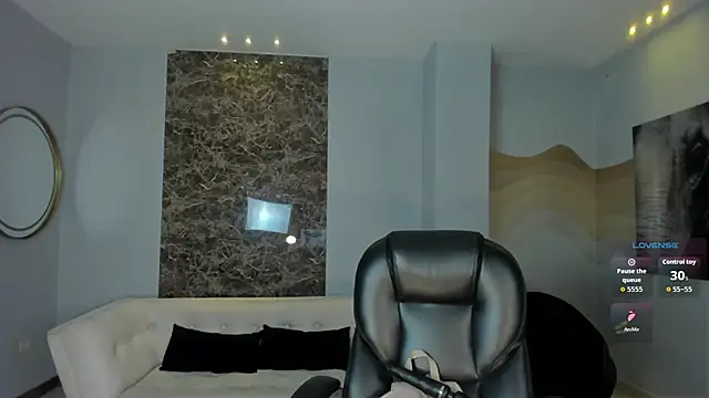 Snapshot of NataliaGaret chatting on 6, 6, 2026 NataliaGaret online show from 6, 6, 2026