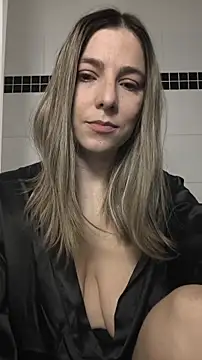 Snapshot of evafolver chatting on 19, 12, 2025 evafolver online show from 19, 12, 2025