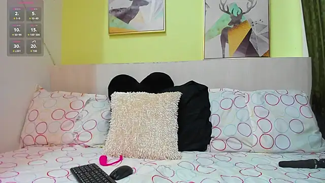 AtheneaArbelaez  online show from 15, 11, 2025