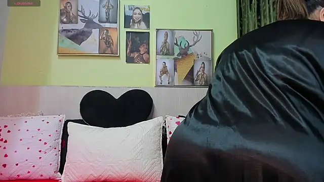 AtheneaArbelaez  online show from 10, 1, 2026