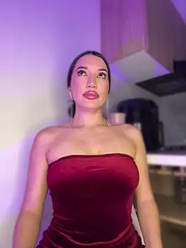 Bella-taylorr online show from 9, 4, 2026