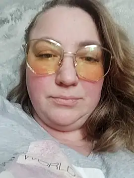 Kiss Eva online show from 8, 3, 2025