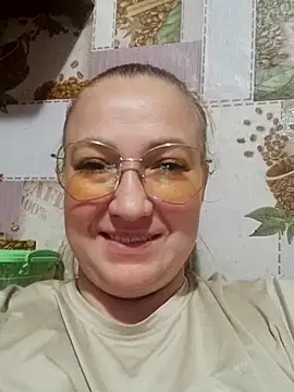 Kiss Eva online show from 15, 9, 2025