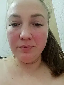 Kiss Eva online show from 24, 10, 2025