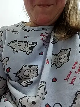 Kiss Eva online show from 10, 2, 2026