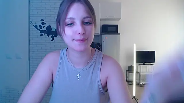 Snapshot of Leonaalove chatting on 1, 4, 2026 Leonaalove online show from 1, 4, 2026