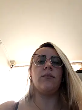 CurvyLust x online show from 27, 10, 2025