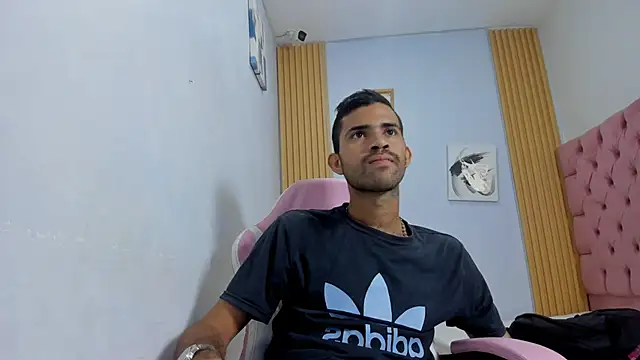 adri sexboy229 online show from 18, 10, 2025