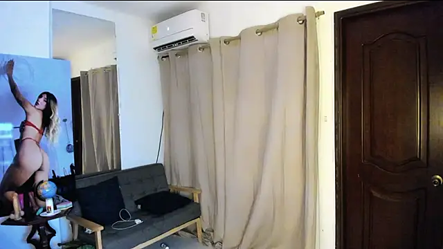 Snapshot of zou_quira chatting on 20, 2, 2026 zou quira online show from 20, 2, 2026