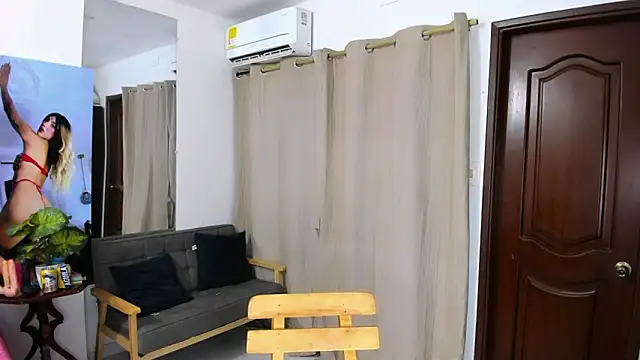 Snapshot of zou_quira chatting on 22, 2, 2026 zou quira online show from 22, 2, 2026