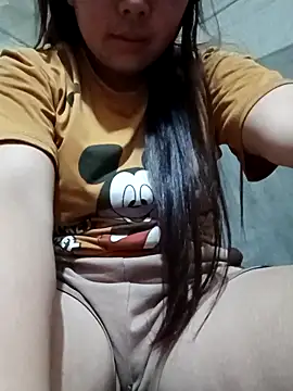 Snapshot of quynhkoolbae chatting on 19, 4, 2026 quynhkoolbae online show from 19, 4, 2026