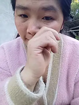 Snapshot of quynhkoolbae chatting on 14, 5, 2026 quynhkoolbae online show from 14, 5, 2026