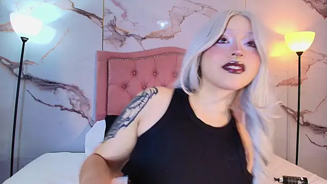 Snapshot of Suxan_White_ chatting on 20, 5, 2026 Suxan White online show from 20, 5, 2026