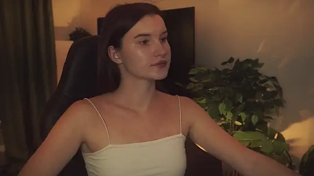 AgataWillis online show from 9, 10, 2025