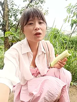 Snapshot of linda_bae00 chatting on 19, 5, 2026 linda bae00 online show from 19, 5, 2026
