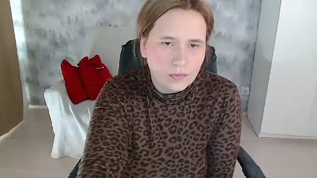 AdelinaLawson online show from 17, 4, 2026