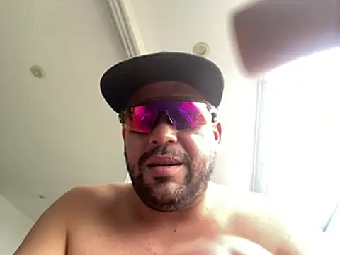 Snapshot of rider239 chatting on 17, 5, 2026 rider239 online show from 17, 5, 2026