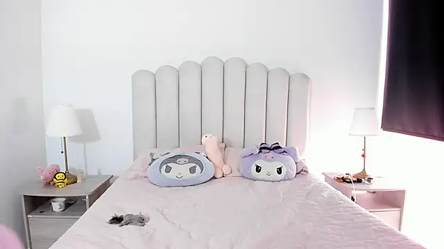 SofieBunnie online show from 5, 10, 2025