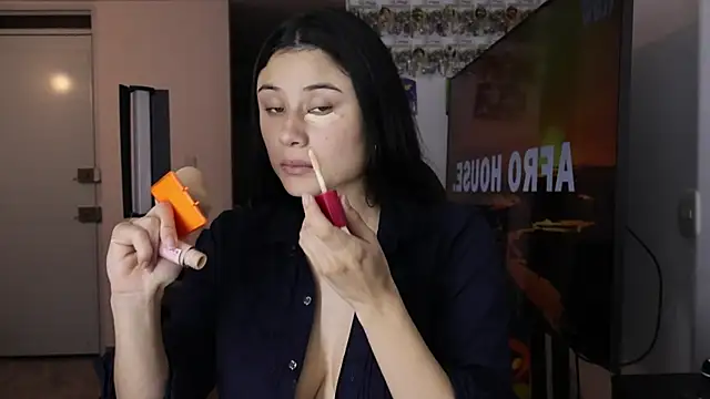 Snapshot of VioletaLorette chatting on 8, 11, 2025 VioletaLorette online show from 8, 11, 2025