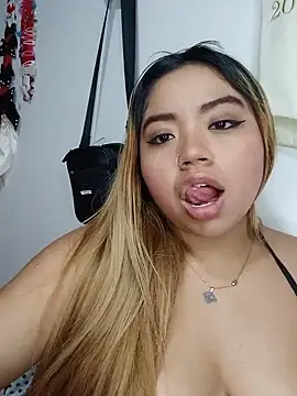 Snapshot of Emily__Hott chatting on 21, 5, 2026 Emily Hott online show from 21, 5, 2026
