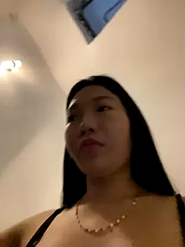 Miumieu online show from 11, 10, 2025