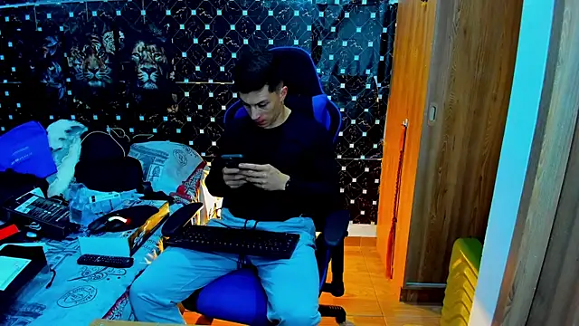 Snapshot of javiersexymann chatting on 4, 12, 2025 javiersexymann online show from 4, 12, 2025