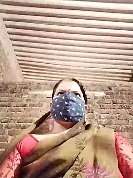 Rajnee33A online show from 4, 11, 2025