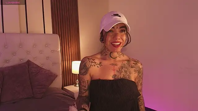 Snapshot of ViolettaAlemida chatting on 13, 1, 2026 ViolettaAlemida online show from 13, 1, 2026