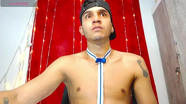 Snapshot of Angel_latinboy chatting on 12, 2, 2026 Angel latinboy online show from 12, 2, 2026