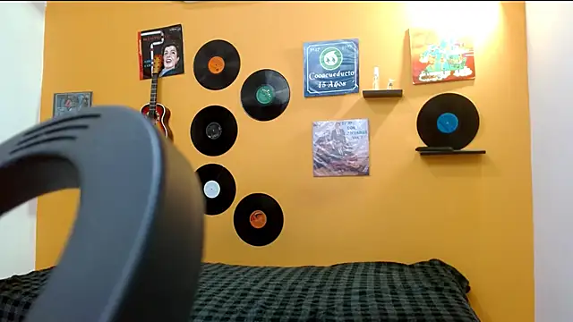 skinnyverus18 online show from 3, 12, 2025