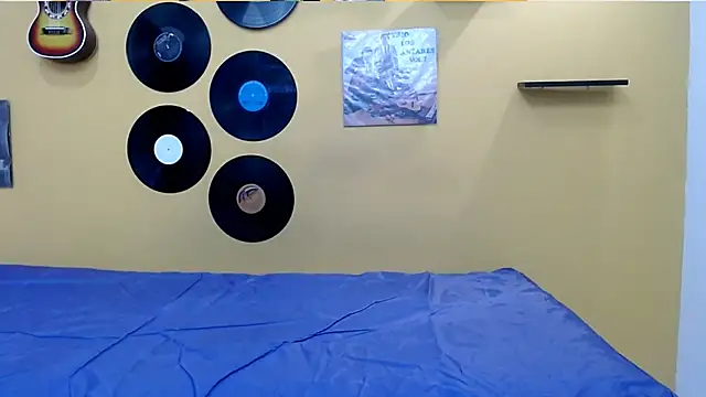 skinnyverus18 online show from 16, 4, 2026