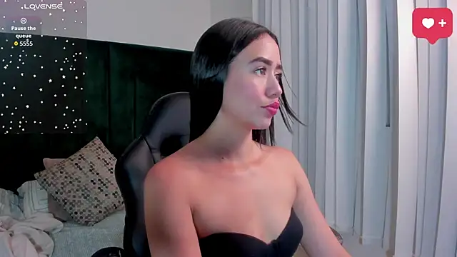 SaraWagner  online show from 7, 4, 2026