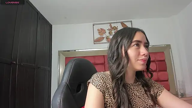 Snapshot of SaraWagner_ chatting on 8, 6, 2026 SaraWagner online show from 8, 6, 2026