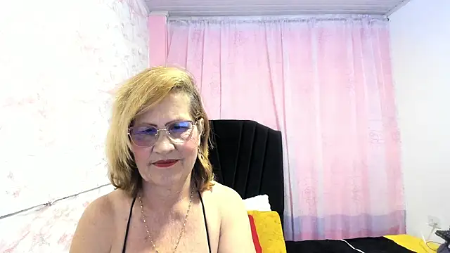 esmeraldaladys online show from 12, 10, 2025