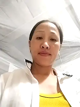 cute love00 online show from 28, 10, 2025