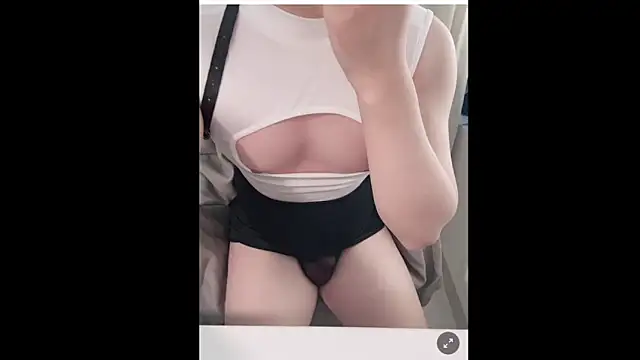 Snapshot of owneeeeb chatting on 9, 10, 2025 owneeeeb online show from 9, 10, 2025